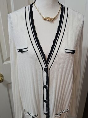 LIZ CLAIBORNE BRAND WOMENS WHITE AND BLACK FRONT BUTTON LONG CARDIGAN SIZE LARGE